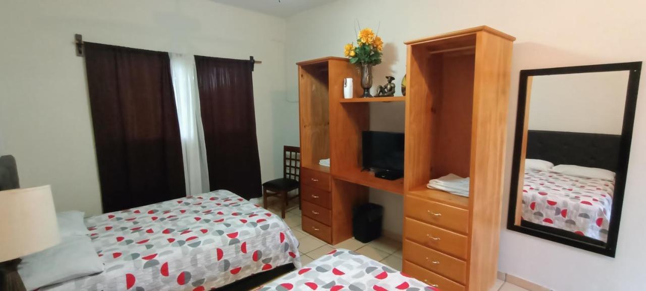 Hotel La Estancia Río Verde Екстериор снимка