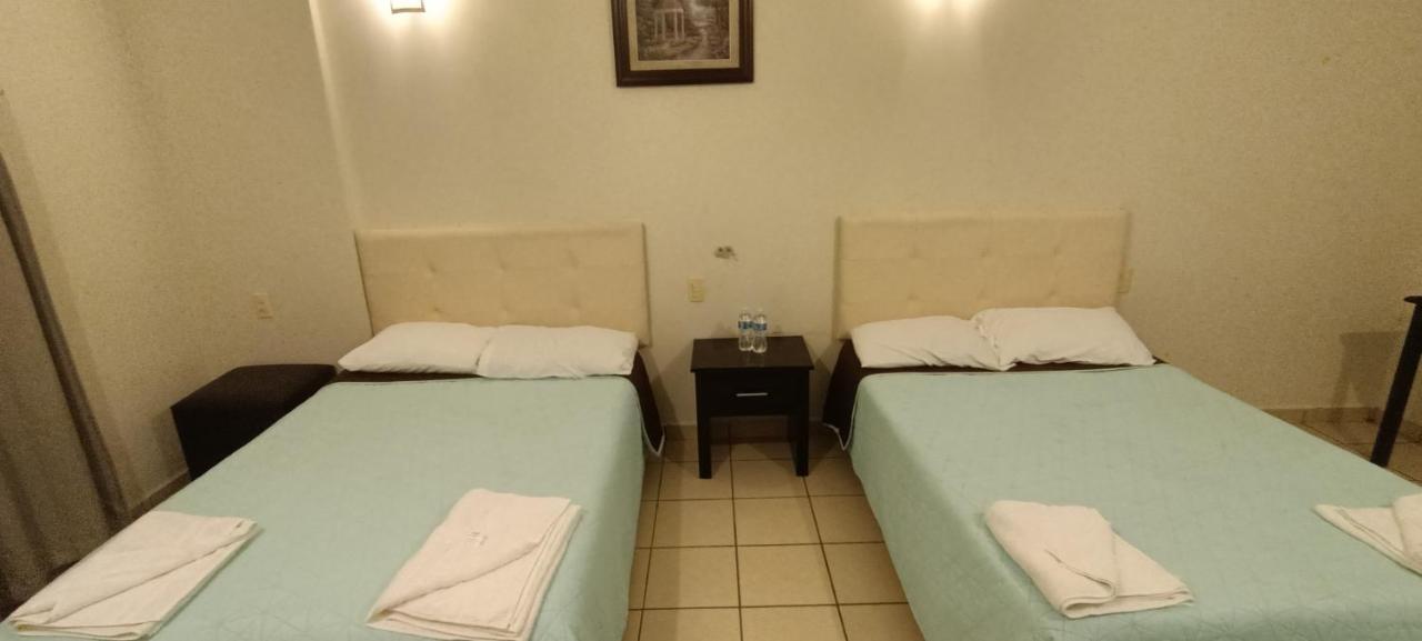 Hotel La Estancia Río Verde Екстериор снимка