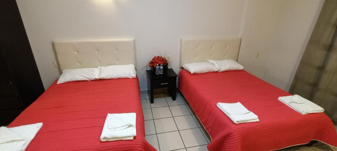 Hotel La Estancia Río Verde Екстериор снимка