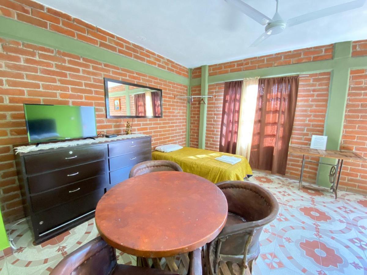 Hotel La Estancia Río Verde Екстериор снимка