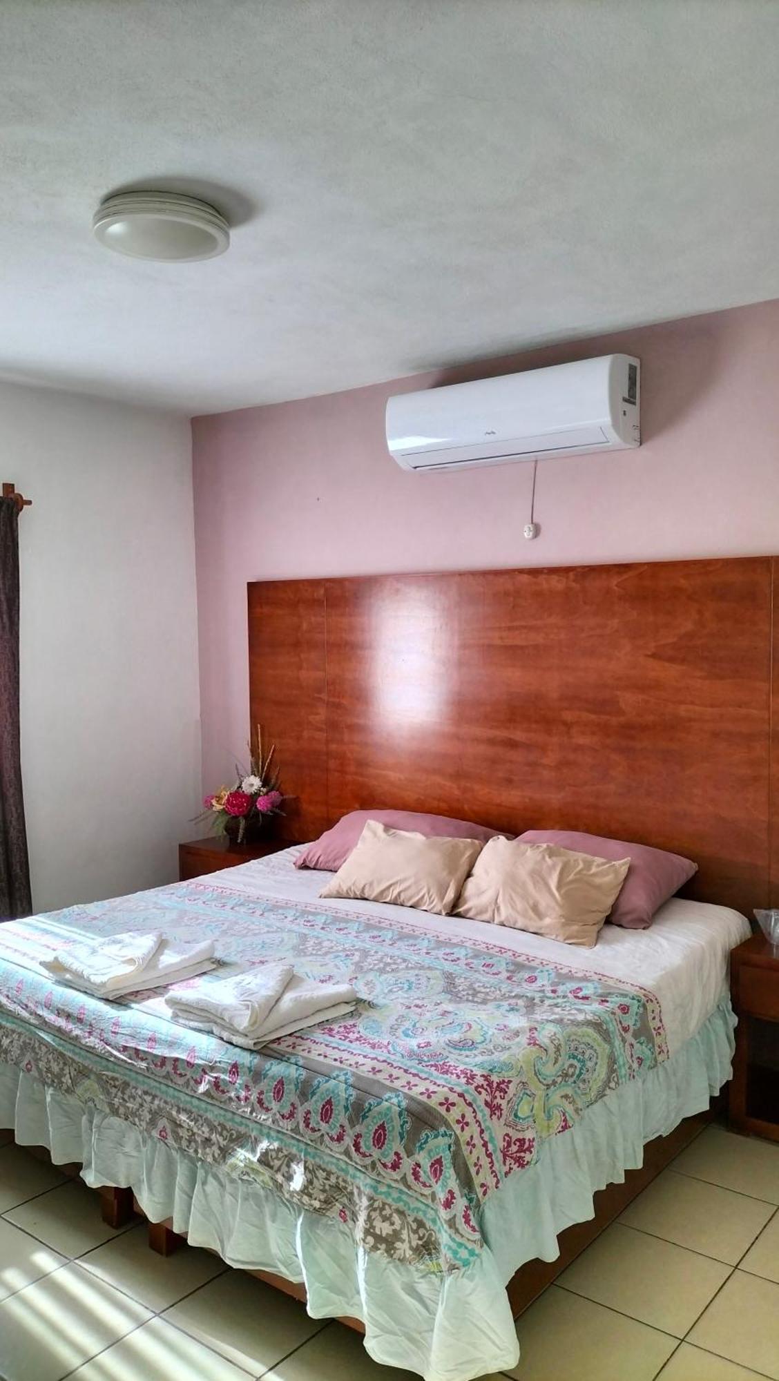 Hotel La Estancia Río Verde Екстериор снимка